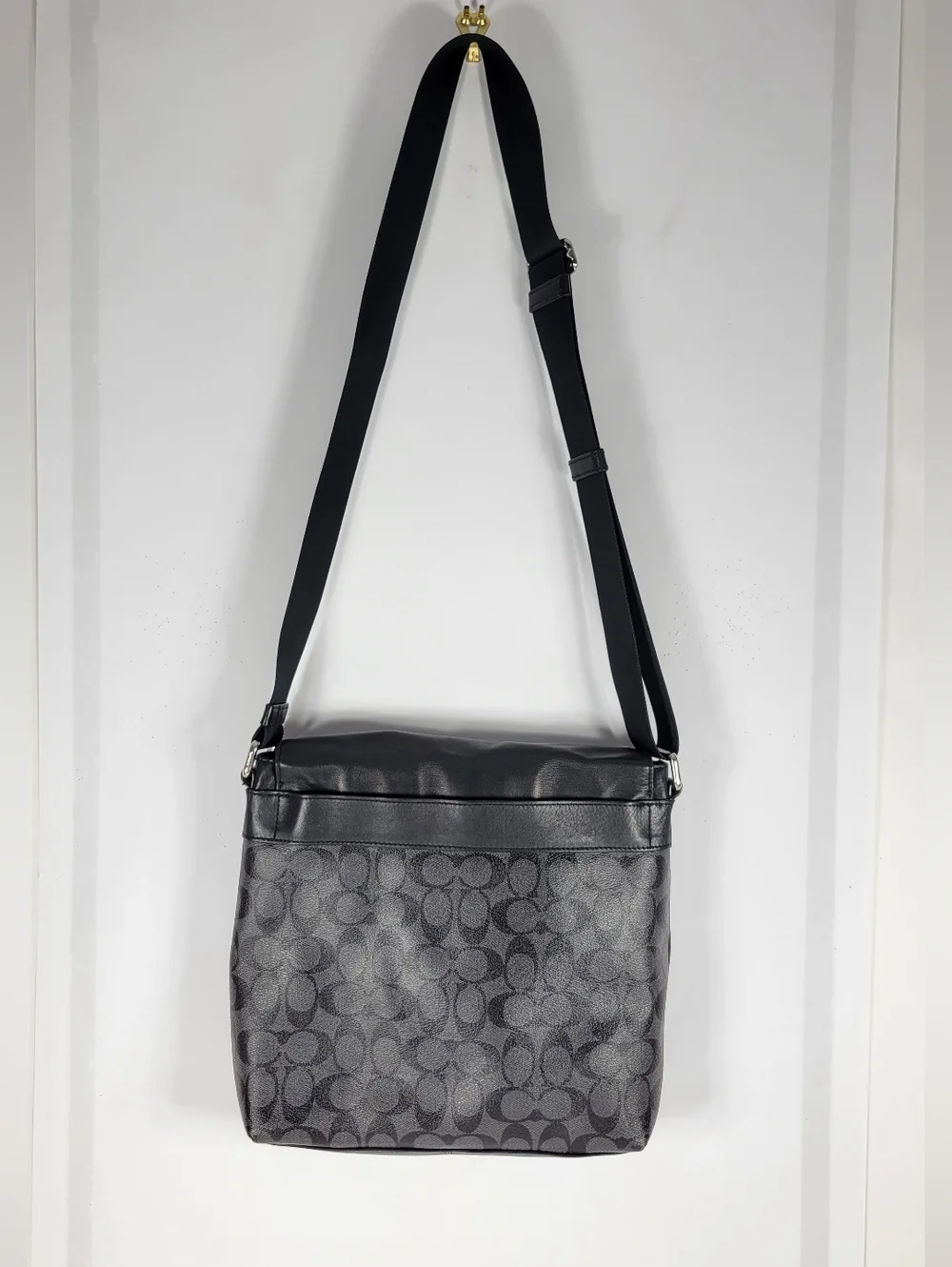 Coach Men’s Black Signature Crossbody Messenger Bag #822